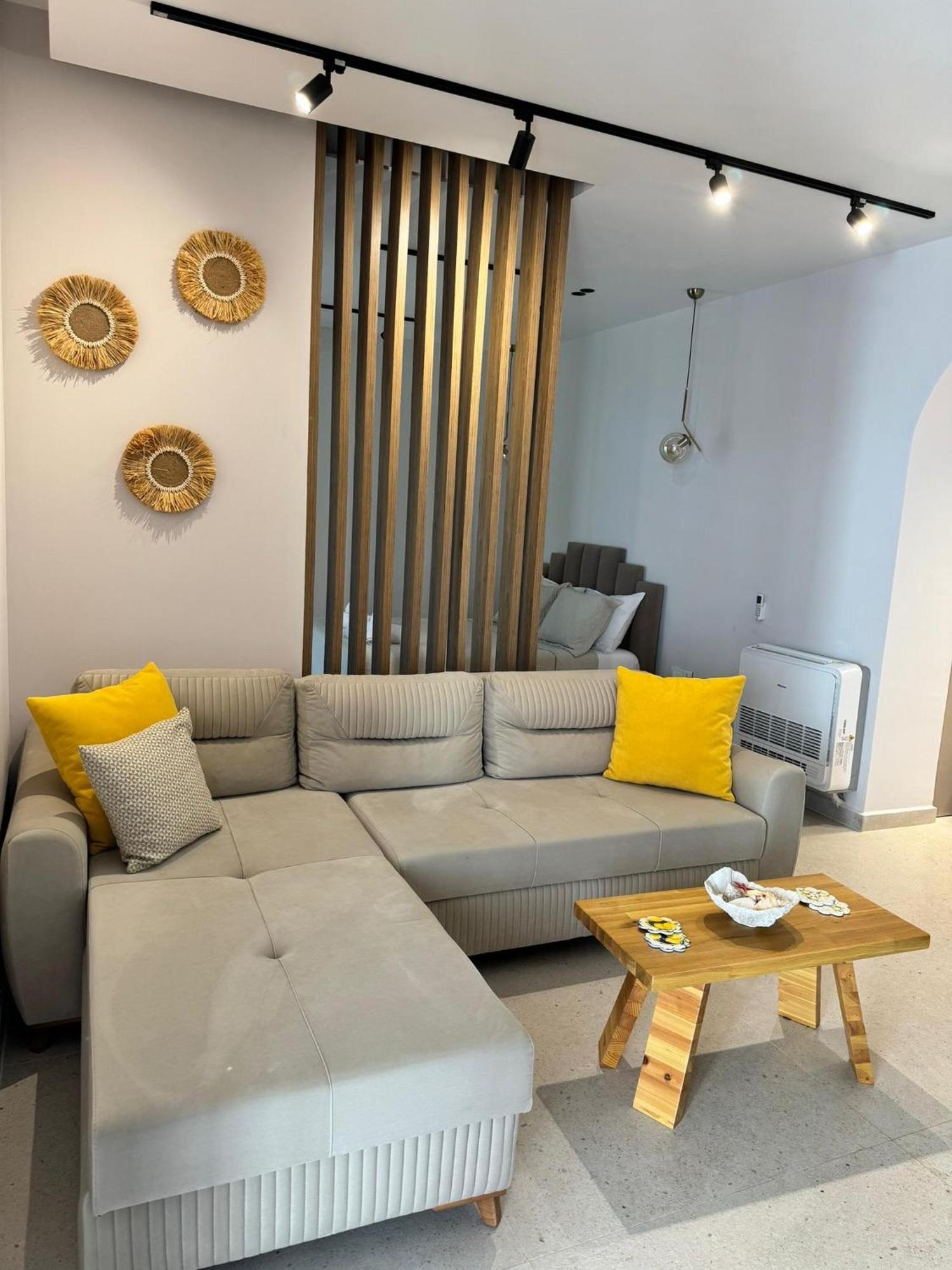 Seahana Apartment Himare Exteriör bild