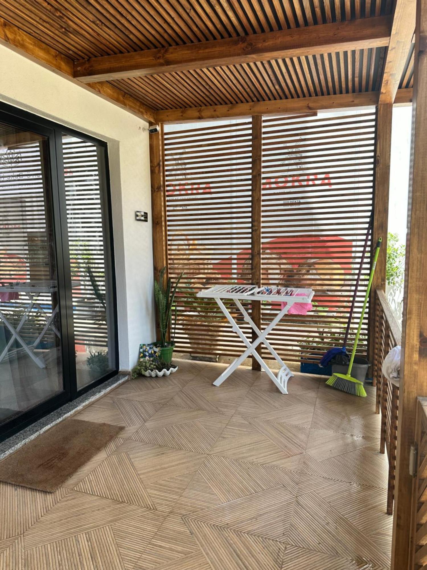 Seahana Apartment Himare Exteriör bild